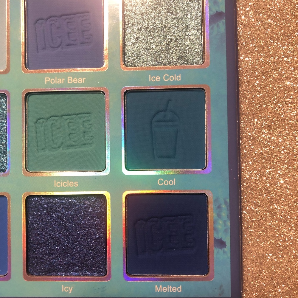 BNIB! Glamlite ICEE Blue Raspberry Eyeshadow Palette π¨ πππ - Picture 4 of 7